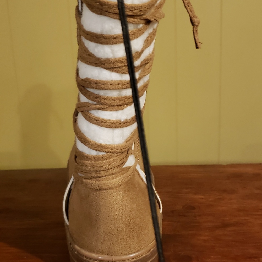 Boots - Picture 2 of 4